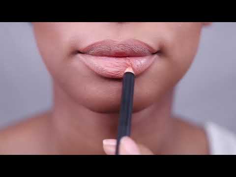 Private-Label-Lip-Liner-Pencil-Velvet-Applying